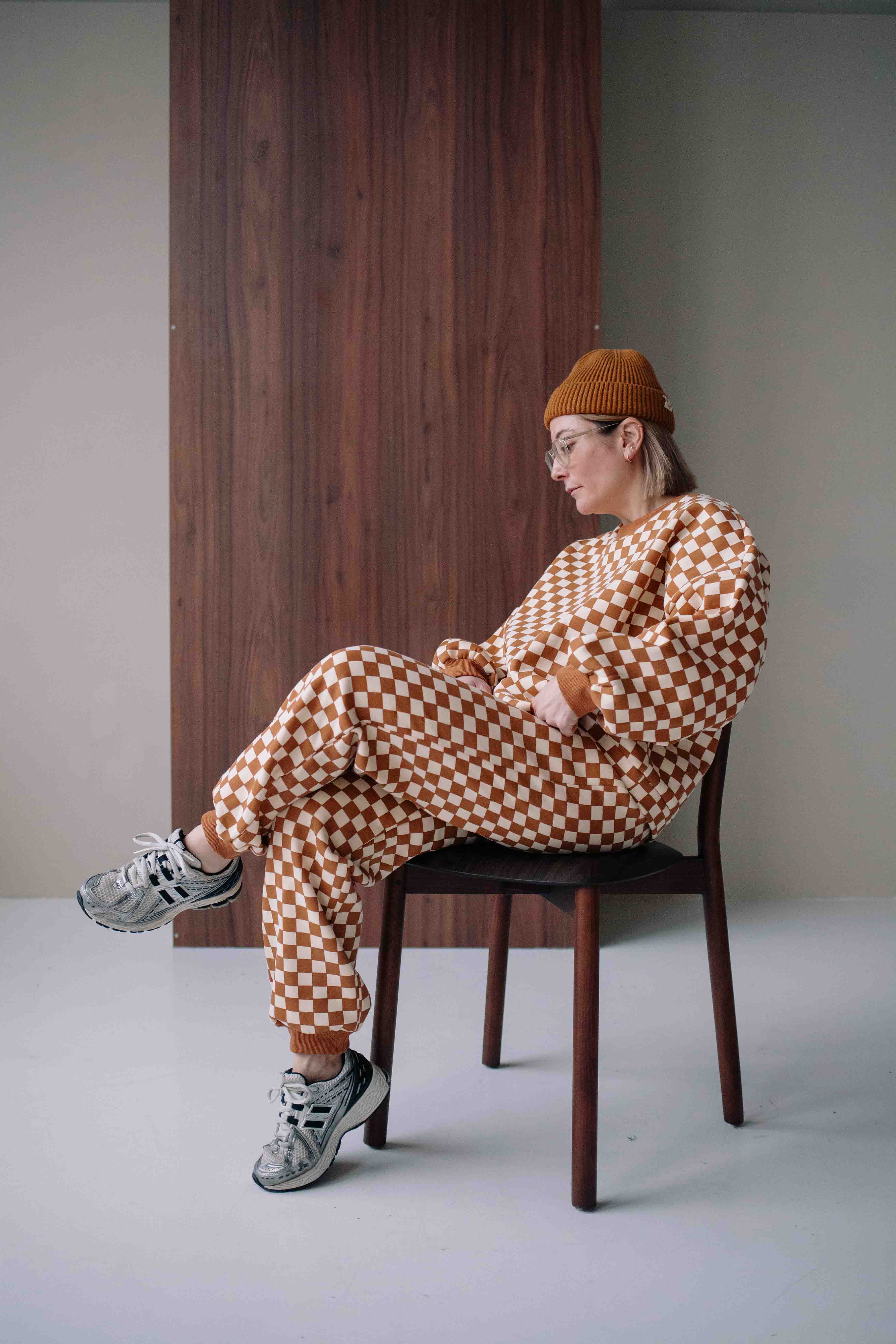 BROWN CHECKERS SET WOMAN - Image 3
