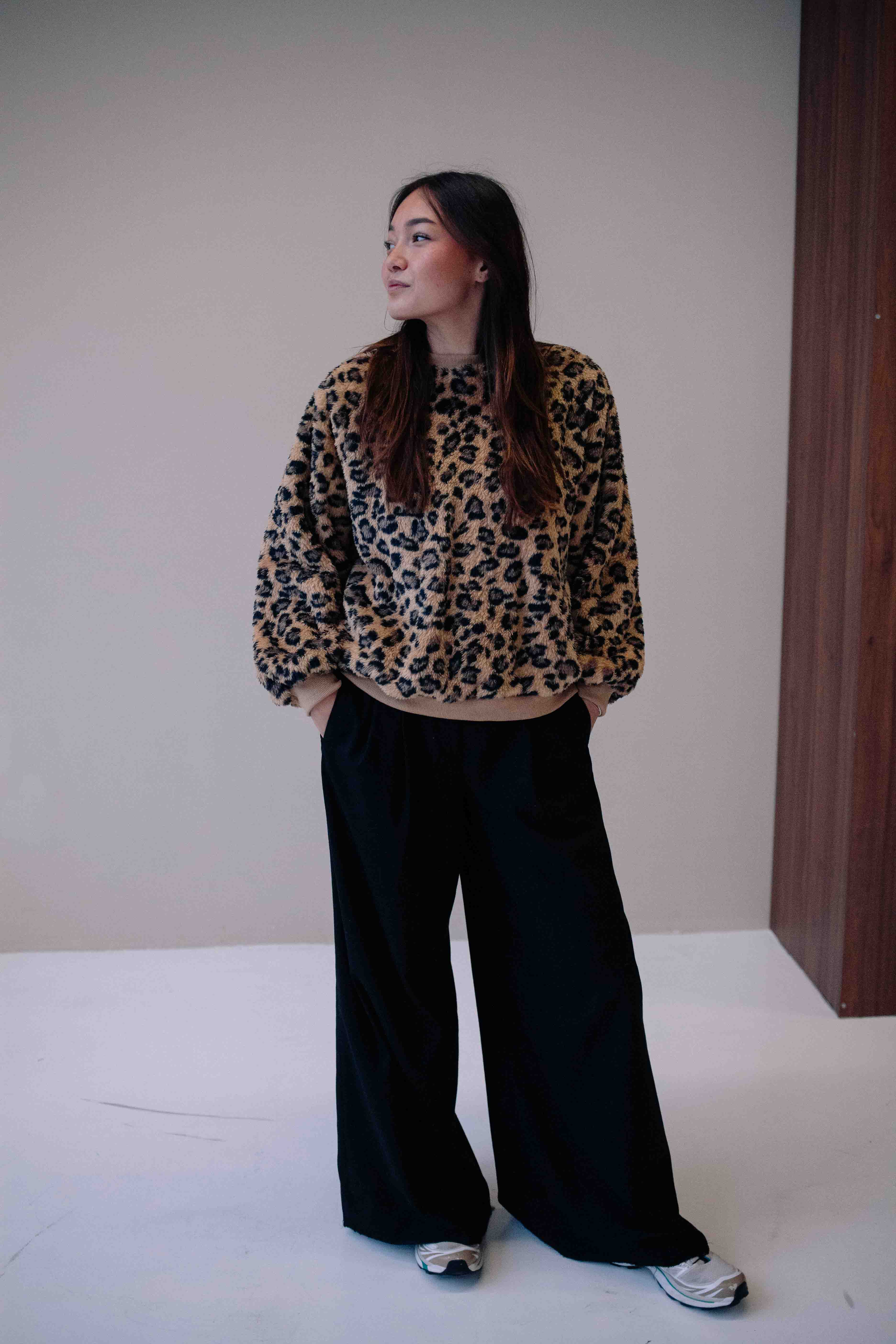 FLUFFY LEO SWEATSHIRT WOMAN - Image 5