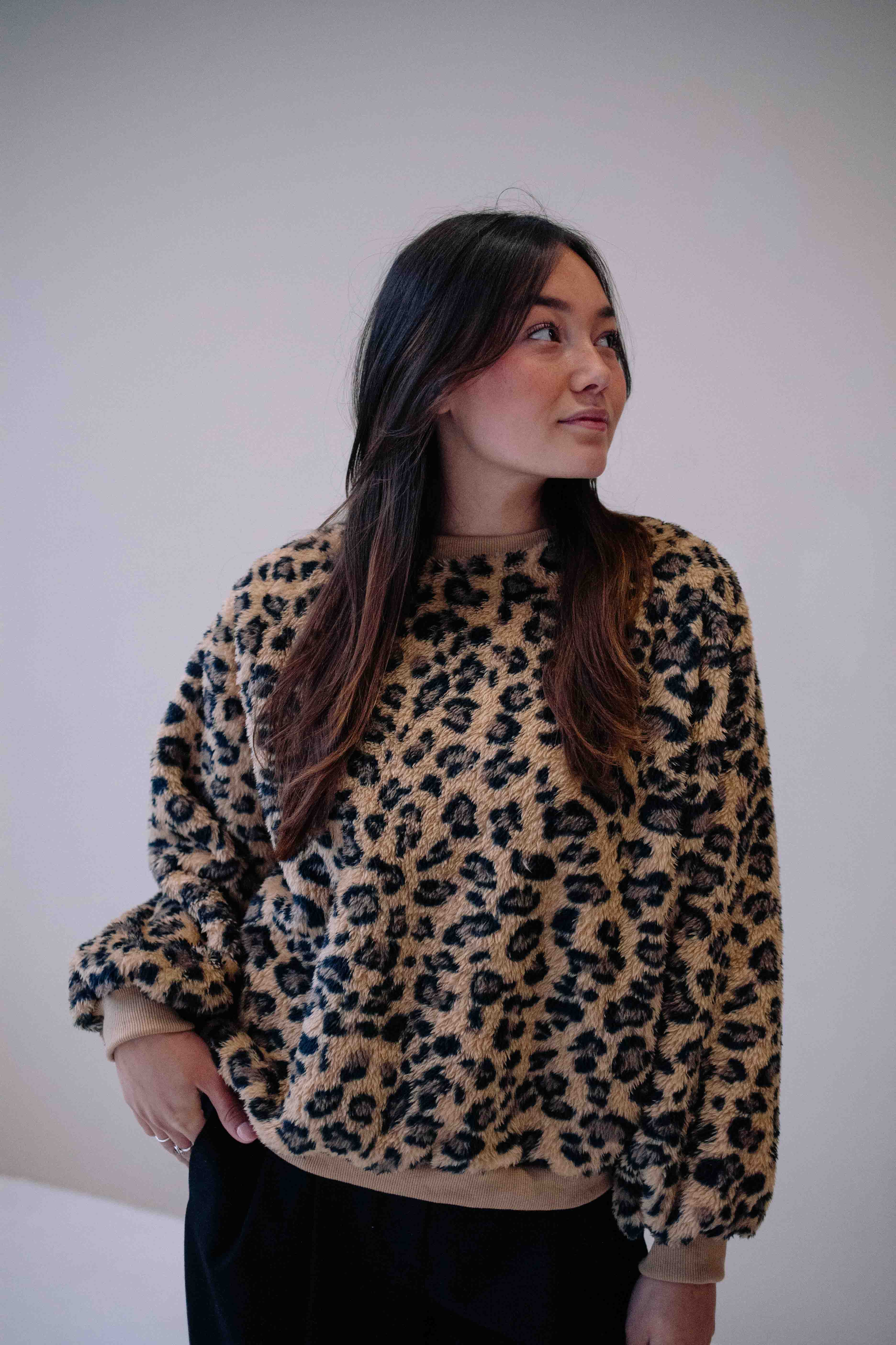 FLUFFY LEO SWEATSHIRT WOMAN - Image 6