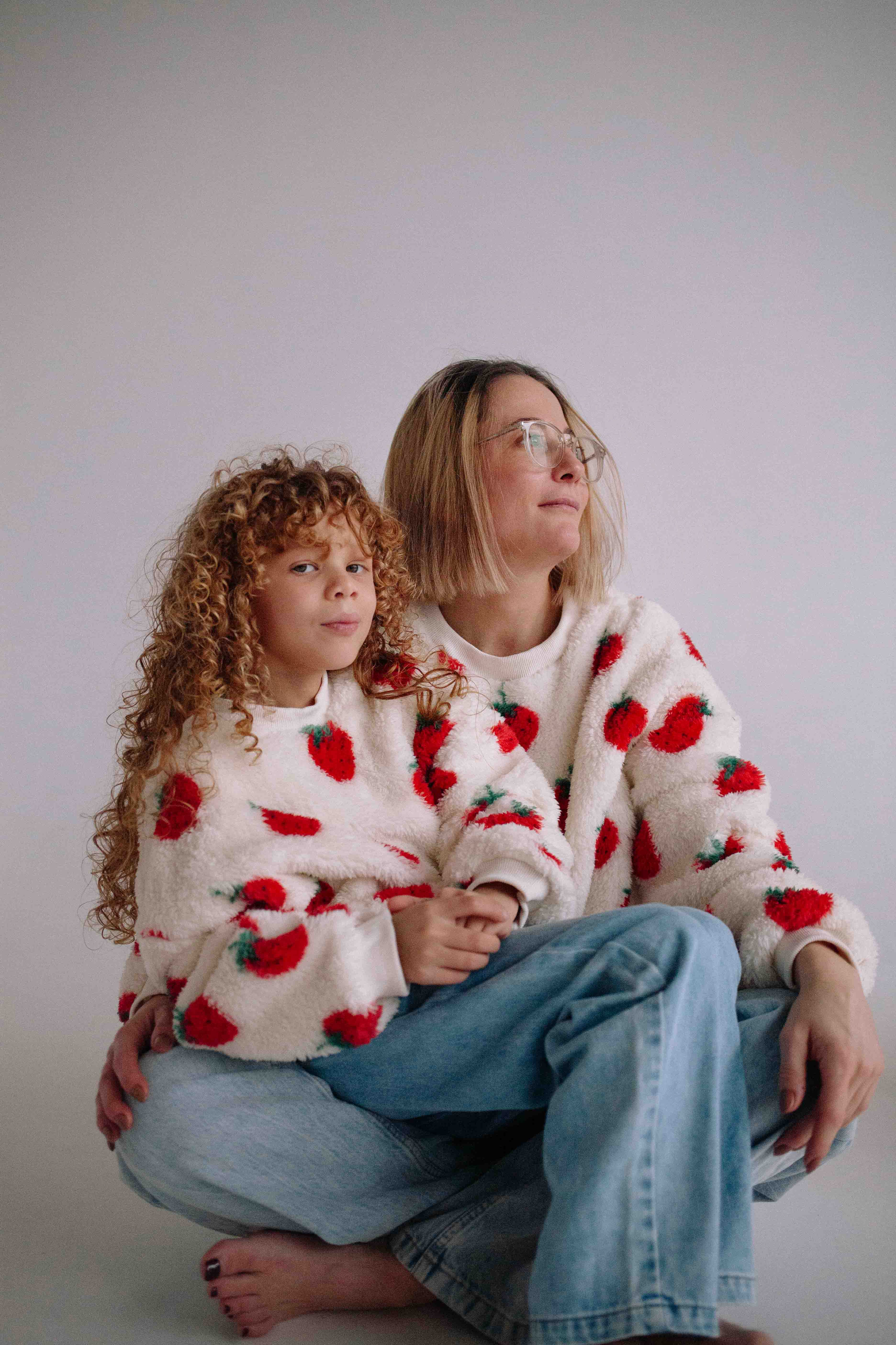 STRAWBERRY SWEATSHIRT - Image 3