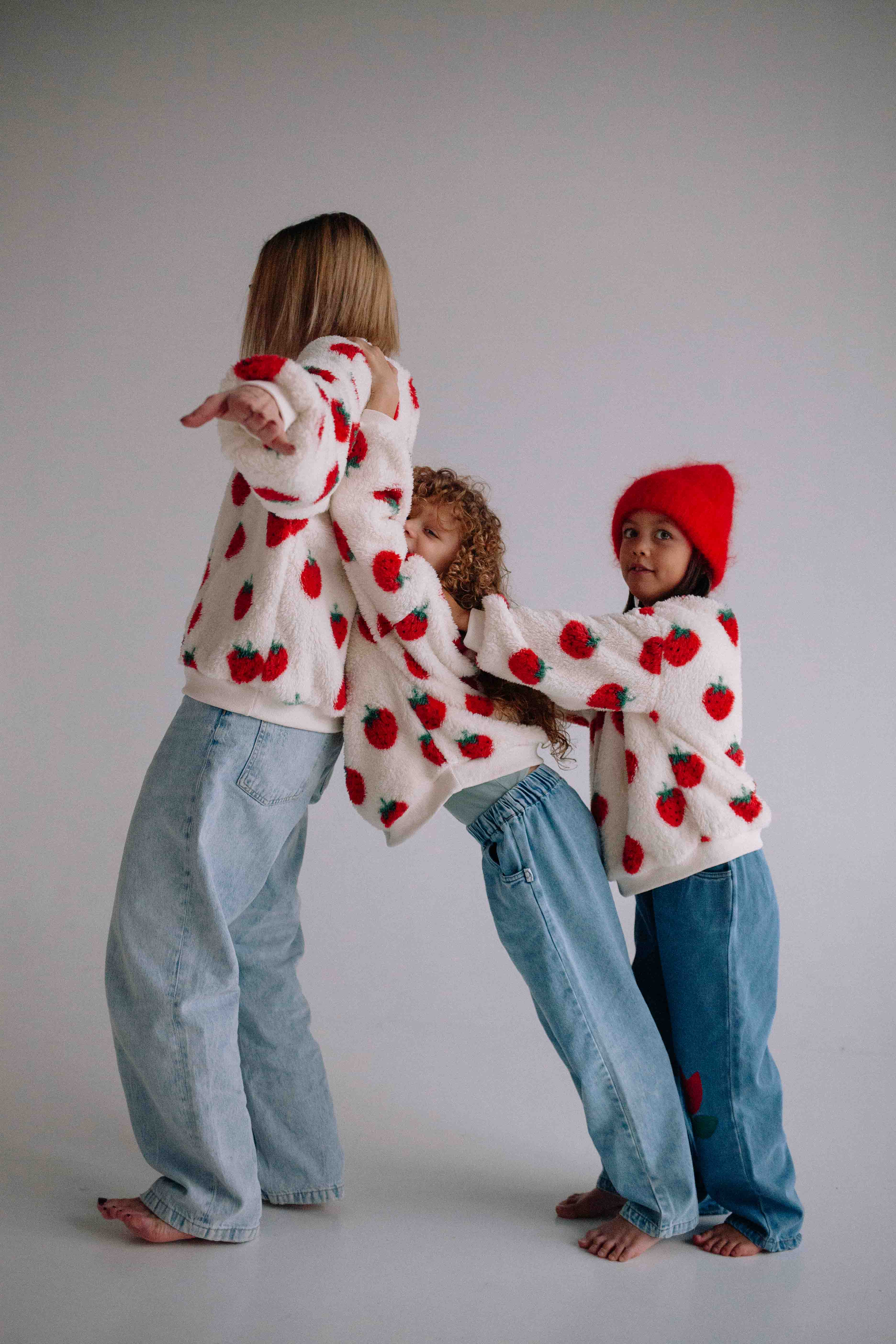 STRAWBERRY SWEATSHIRT - Image 4