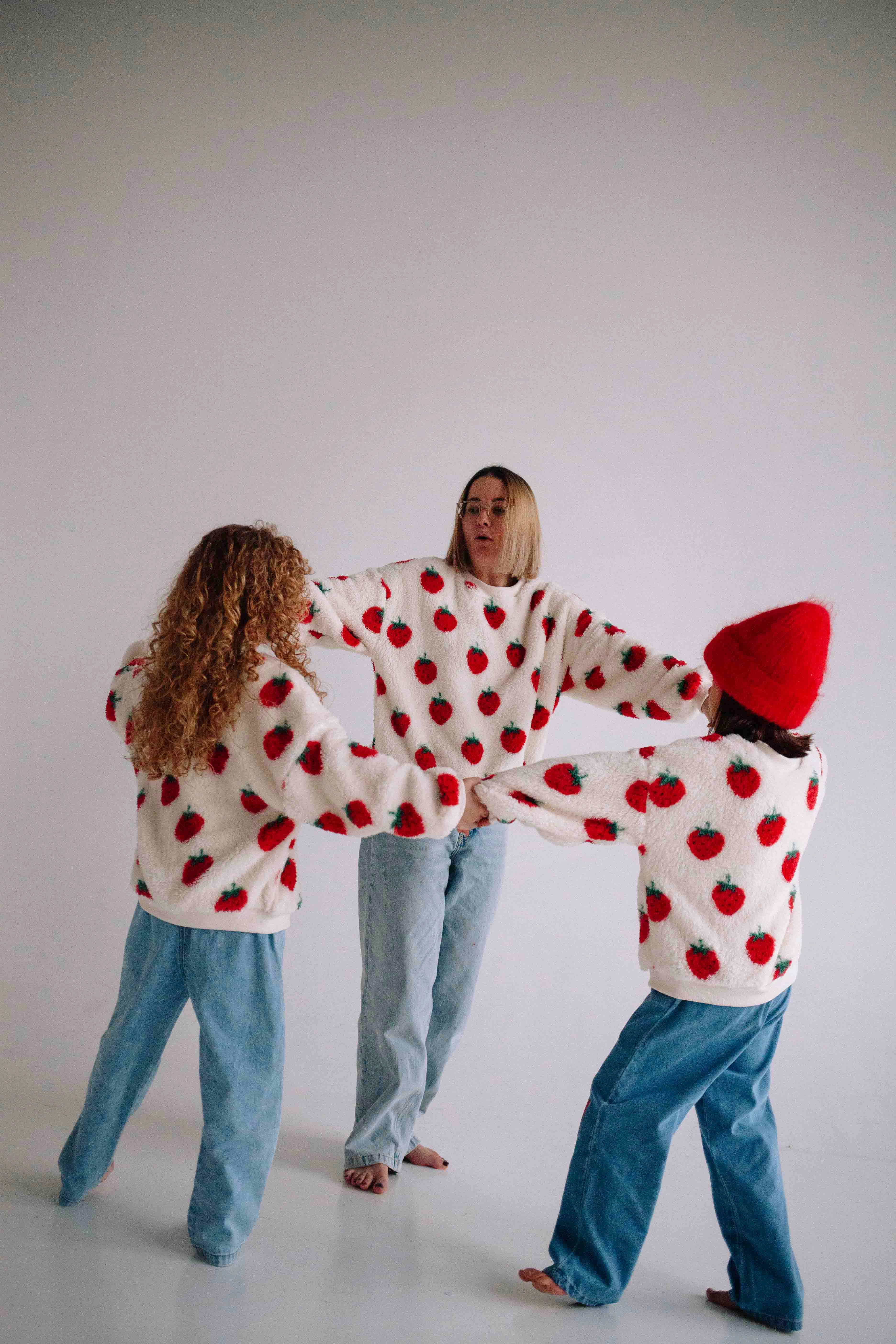 STRAWBERRY SWEATSHIRT - Image 6
